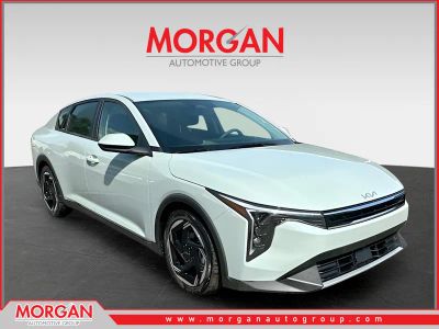 2026 Kia K4 EX — front three-quarter view