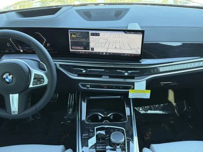 2026 BMW X7 — photo 17 view