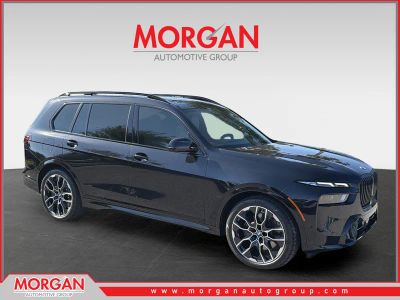 2026 BMW X7 xDrive40i in Black — front three-quarter view