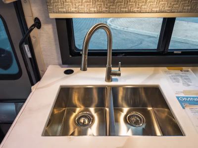 2026 Thor Motor Coach OMNI TRAIL — photo 11 view