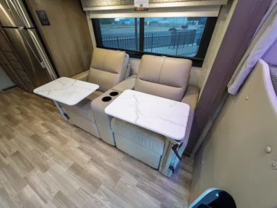 2026 Thor Motor Coach OMNI TRAIL — photo 8 view