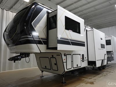 2026 Keystone Montana - Photo 2