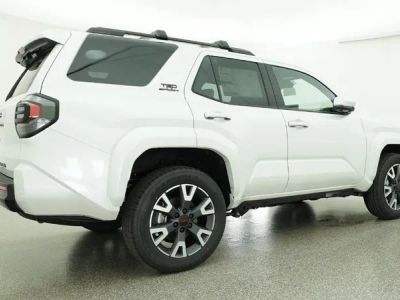 2026 Toyota 4Runner - Photo 16