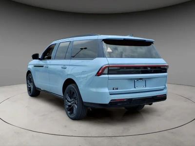 2026 Lincoln Navigator — side profile view
