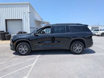 2025 Chevrolet Traverse - Photo 2