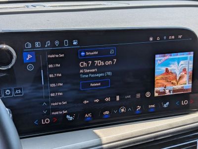 2025 Chevrolet Traverse - Photo 18