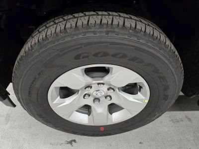 2026 Ram 1500 — photo 10 view