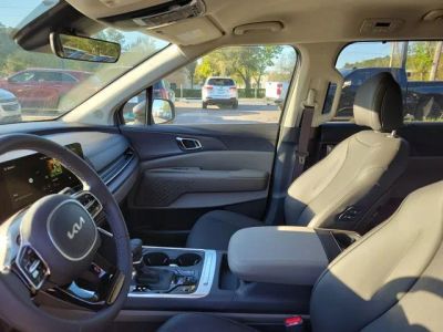 2026 Kia Carnival — photo 8 view