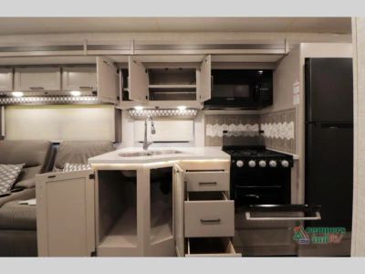 2022 Four Winds RV Hurricane - Photo 30