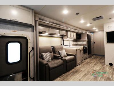 2022 Four Winds RV Hurricane - Photo 19