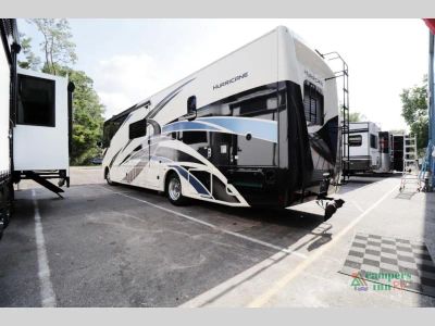 2022 Four Winds RV Hurricane - Photo 6