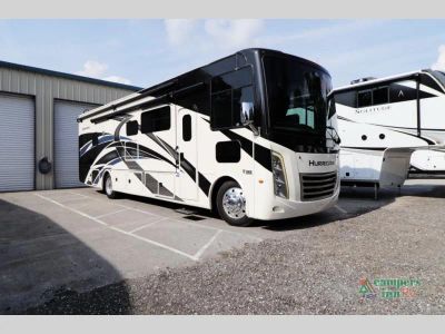 2022 Four Winds RV Hurricane - Photo 2