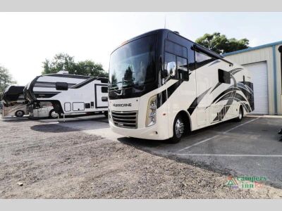 2022 Four Winds RV Hurricane - Photo 4