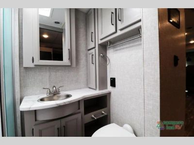 2022 Four Winds RV Hurricane - Photo 34