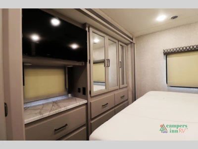 2022 Four Winds RV Hurricane - Photo 38