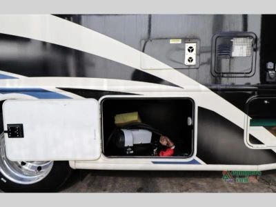 2022 Four Winds RV Hurricane - Photo 12