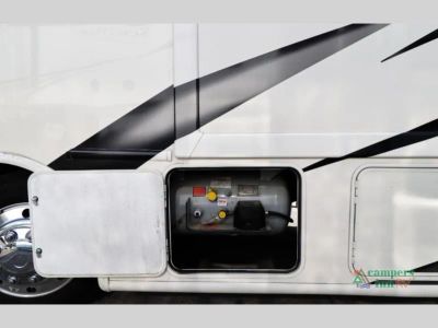 2022 Four Winds RV Hurricane - Photo 14