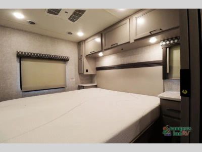 2022 Four Winds RV Hurricane - Photo 36