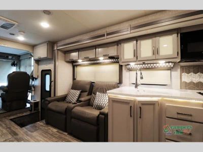 2022 Four Winds RV Hurricane - Photo 21