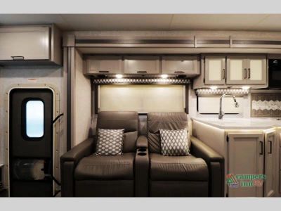 2022 Four Winds RV Hurricane - Photo 22