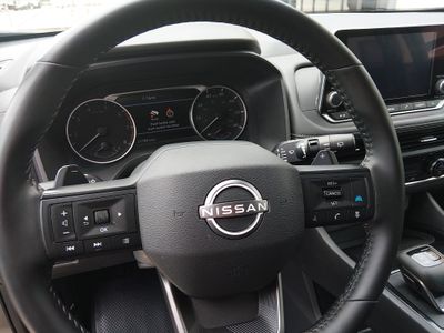 2025 Nissan Rogue — photo 12 view