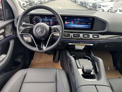 2026 Mercedes-Benz GLE — detail view