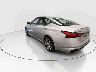 2023 Nissan Altima — detail view