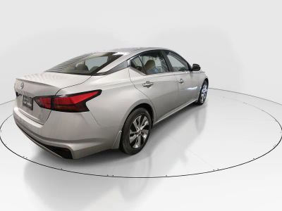 2023 Nissan Altima — photo 7 view