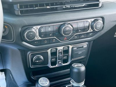 2026 Jeep Wrangler - Photo 14