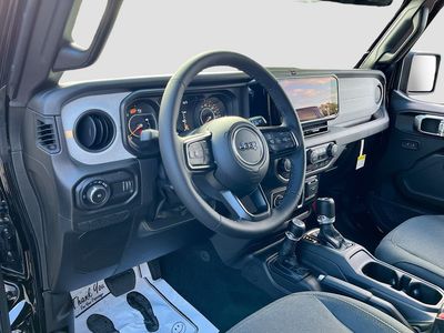 2026 Jeep Wrangler - Photo 9