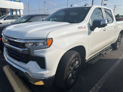 2022 Chevrolet Silverado 1500 LT in White — front three-quarter view