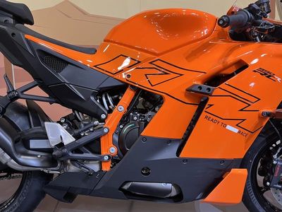 2026 KTM 990 RC R - Photo 11