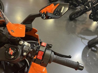 2026 KTM 990 RC R - Photo 9