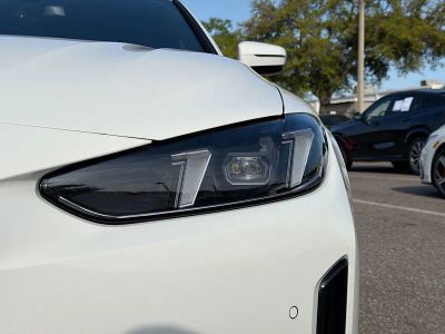 2026 BMW i4 — photo 9 view