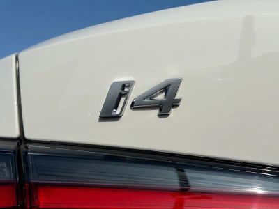 2026 BMW i4 — photo 11 view