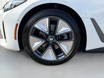 2026 BMW i4 — photo 42 view