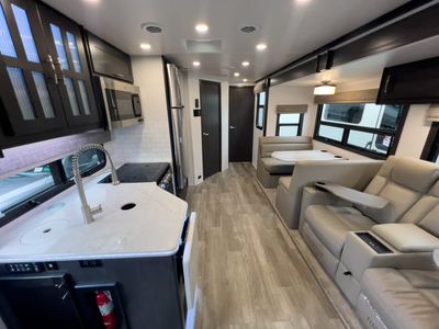 2024 Winnebago ISATA SERIES 5 - Photo 6
