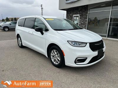 2024 Chrysler Pacifica Touring L in Bright White Clearcoat — front three-quarter view