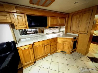 2003 Monaco RV Windsor — photo 10 view