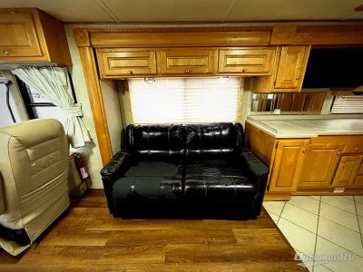 2003 Monaco RV Windsor — photo 9 view