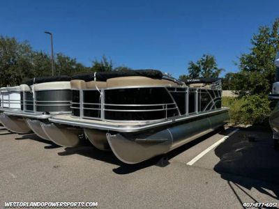 2025 Sylvan 822 LZ — front three-quarter view