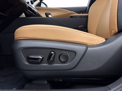 2025 Lexus RX - Photo 12