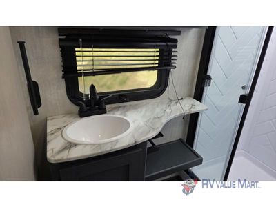2025 Coachmen RV Apex Ultra-Lite - Photo 25