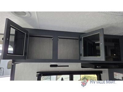 2025 Coachmen RV Apex Ultra-Lite - Photo 18