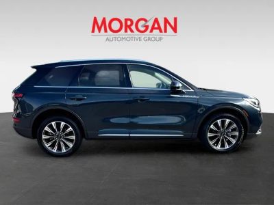 2022 Lincoln Corsair — side profile view