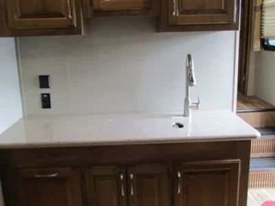 2018 Keystone Laredo - Photo 28