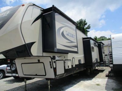 2018 Keystone Laredo - Photo 2