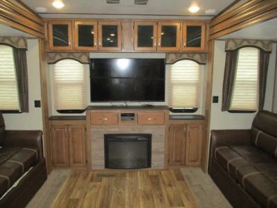 2018 Keystone Laredo - Photo 22