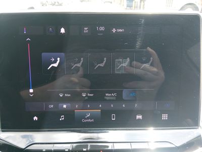 2024 Jeep Compass - Photo 17