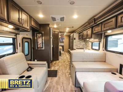 2023 Thor Motor Coach Omni - Photo 16